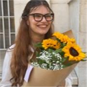 Sono Simona, ho 20 anni, e offro aiuto compiti e ripetizioni a bambini e ragazzi di scuole elementari e medie